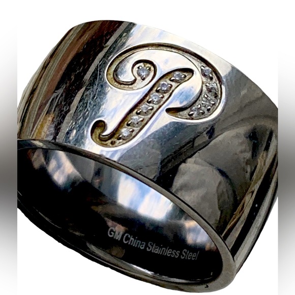 GM China Initial Script Letter P Mens Stainless Steel Ring Paved Clear Crystals - Picture 2 of 8